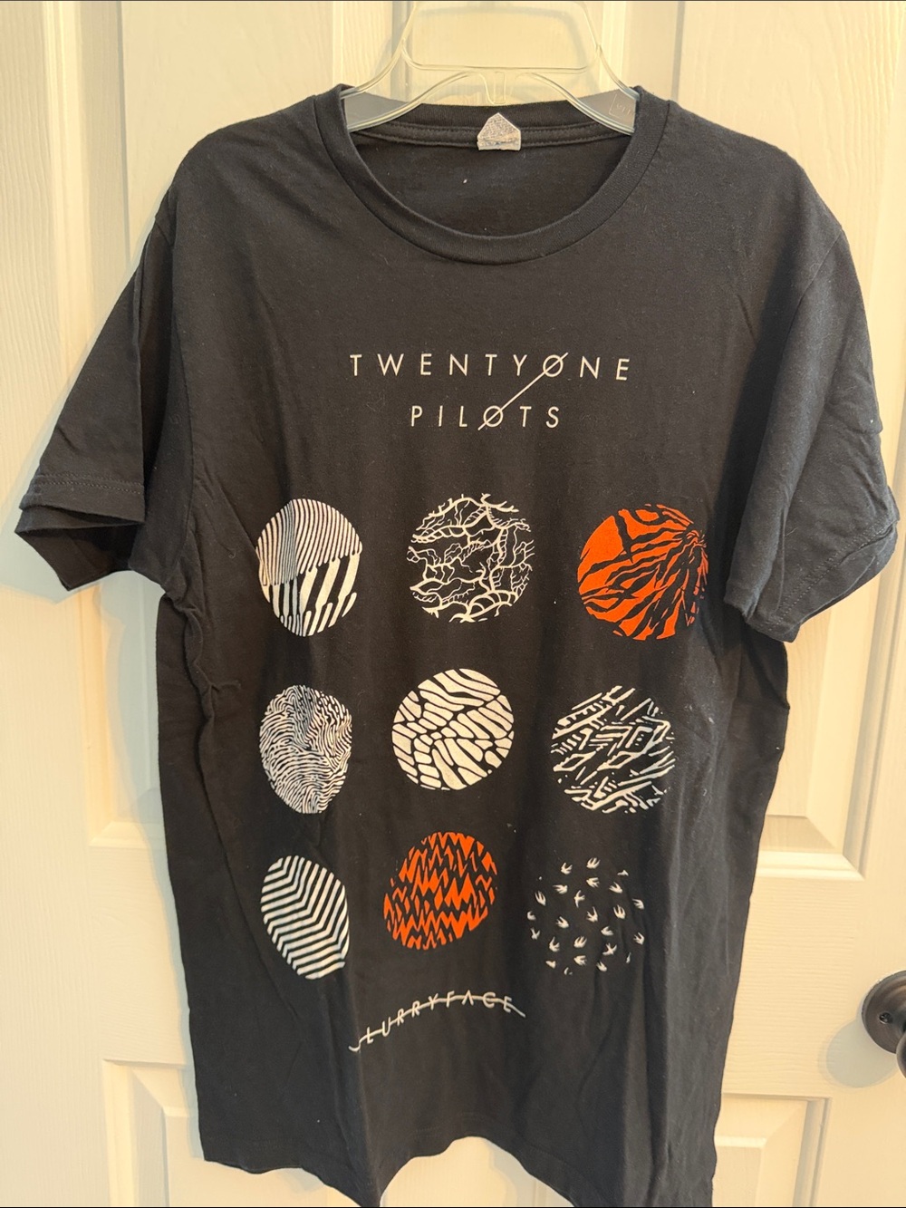 Forever 21 Black Graphic Short Sleeve Tee